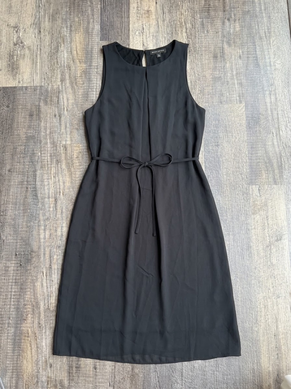 Banana Republic Black Sleeveless Tie-Waist Shift Dress